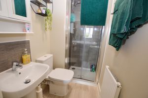 Ensuite- click for photo gallery